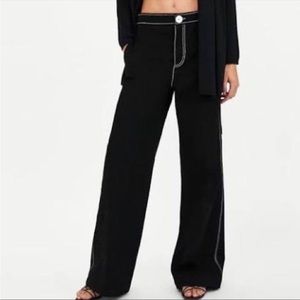 Zara High Rise Wide Leg Black Denim Jeans w/ White Contrast Stitching Sz S